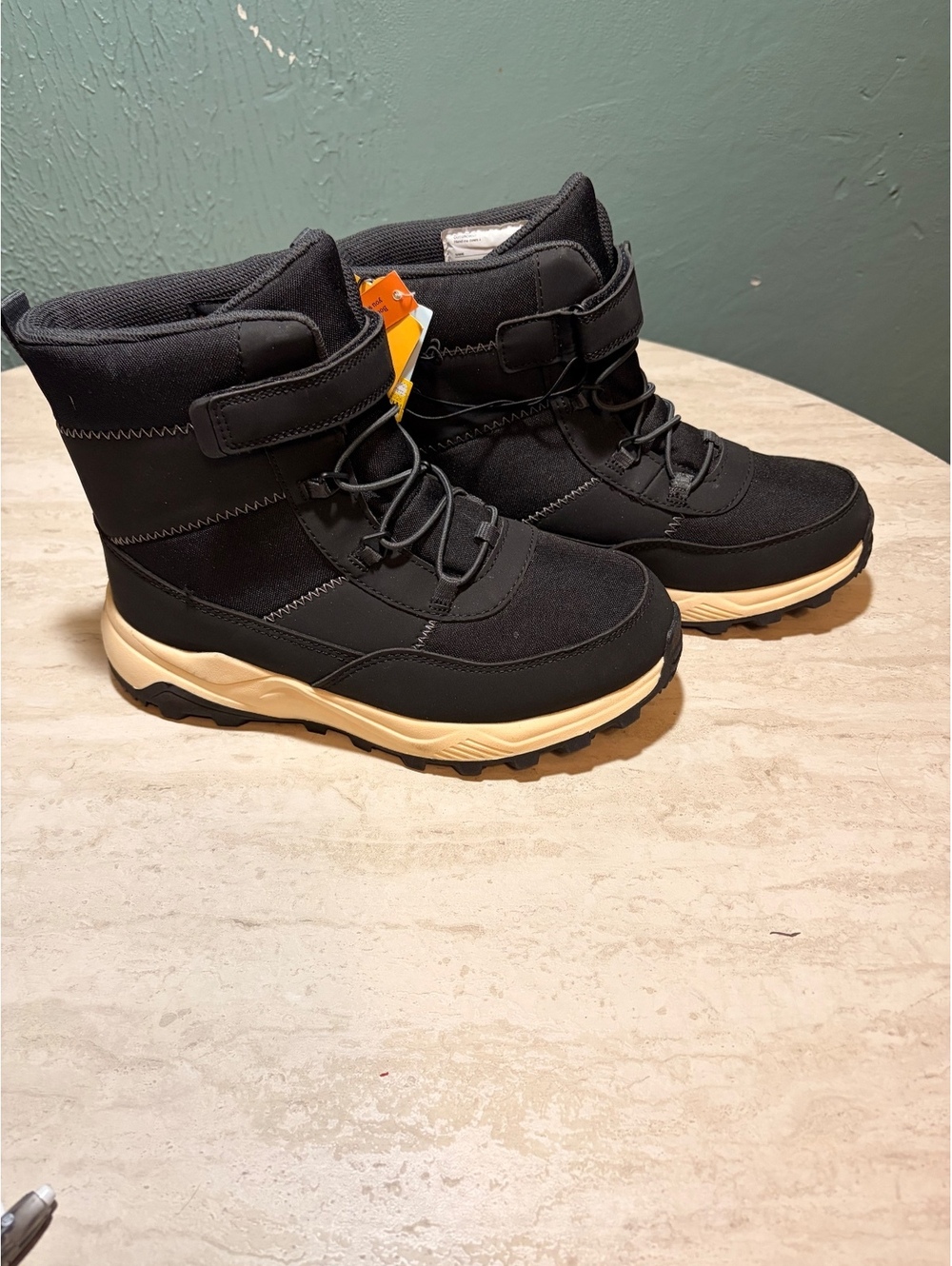 Kids Size 4Y Cat & Jack Kids' Winter Boots Size 4 Black